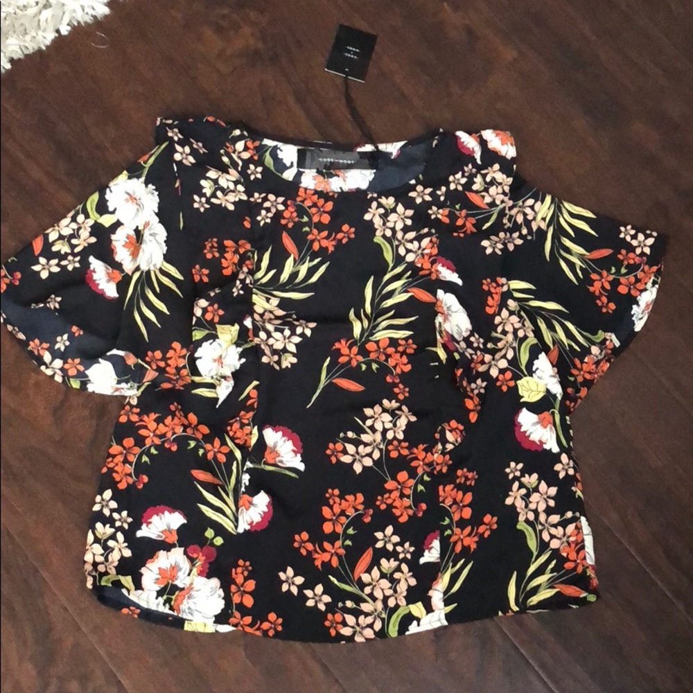 Code X Mode Ruffle Floral Top - Picture 6 of 7